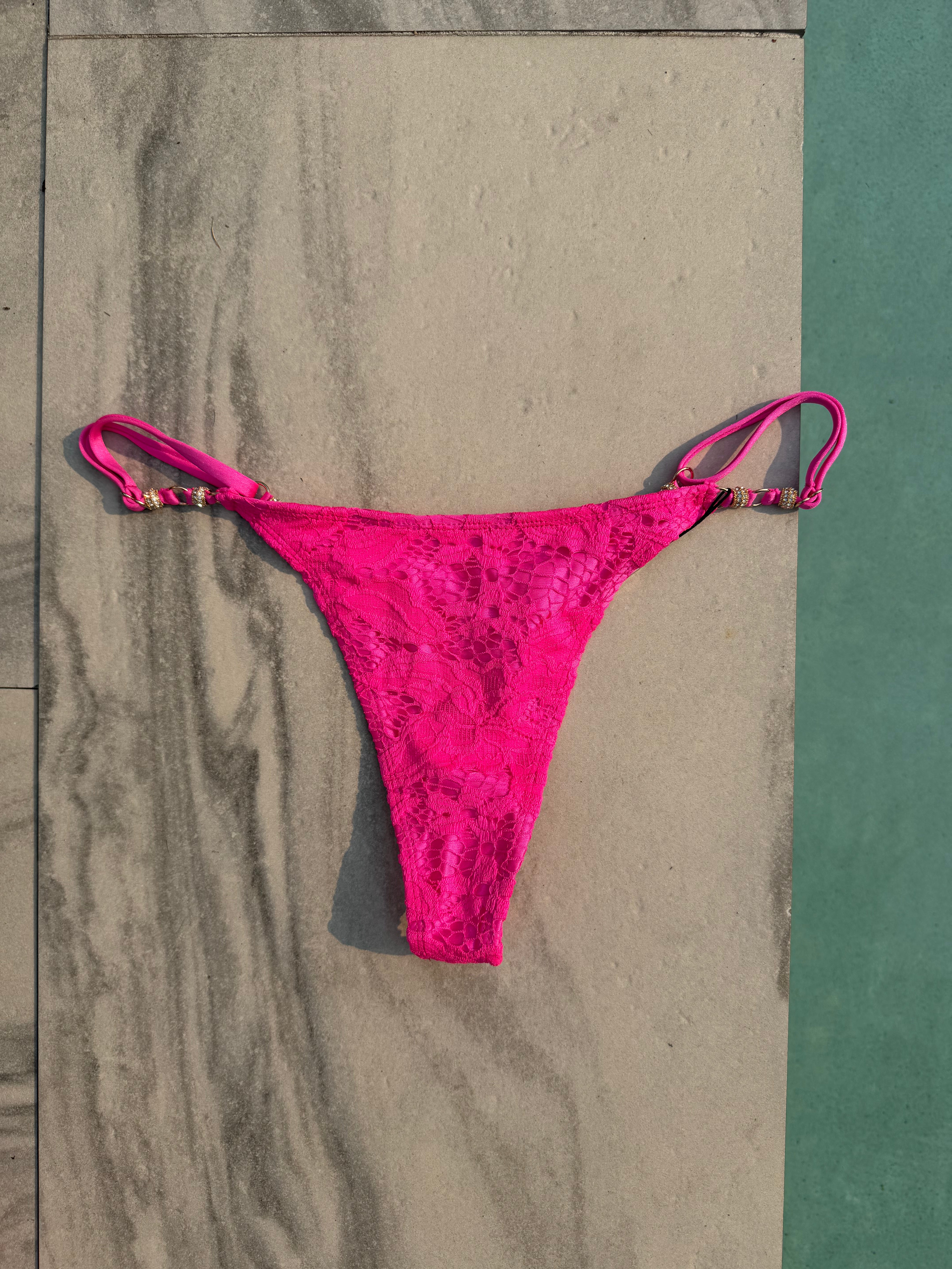Sample Sale 044 (3 Piece Set- 1 Top & 2 Bottoms)