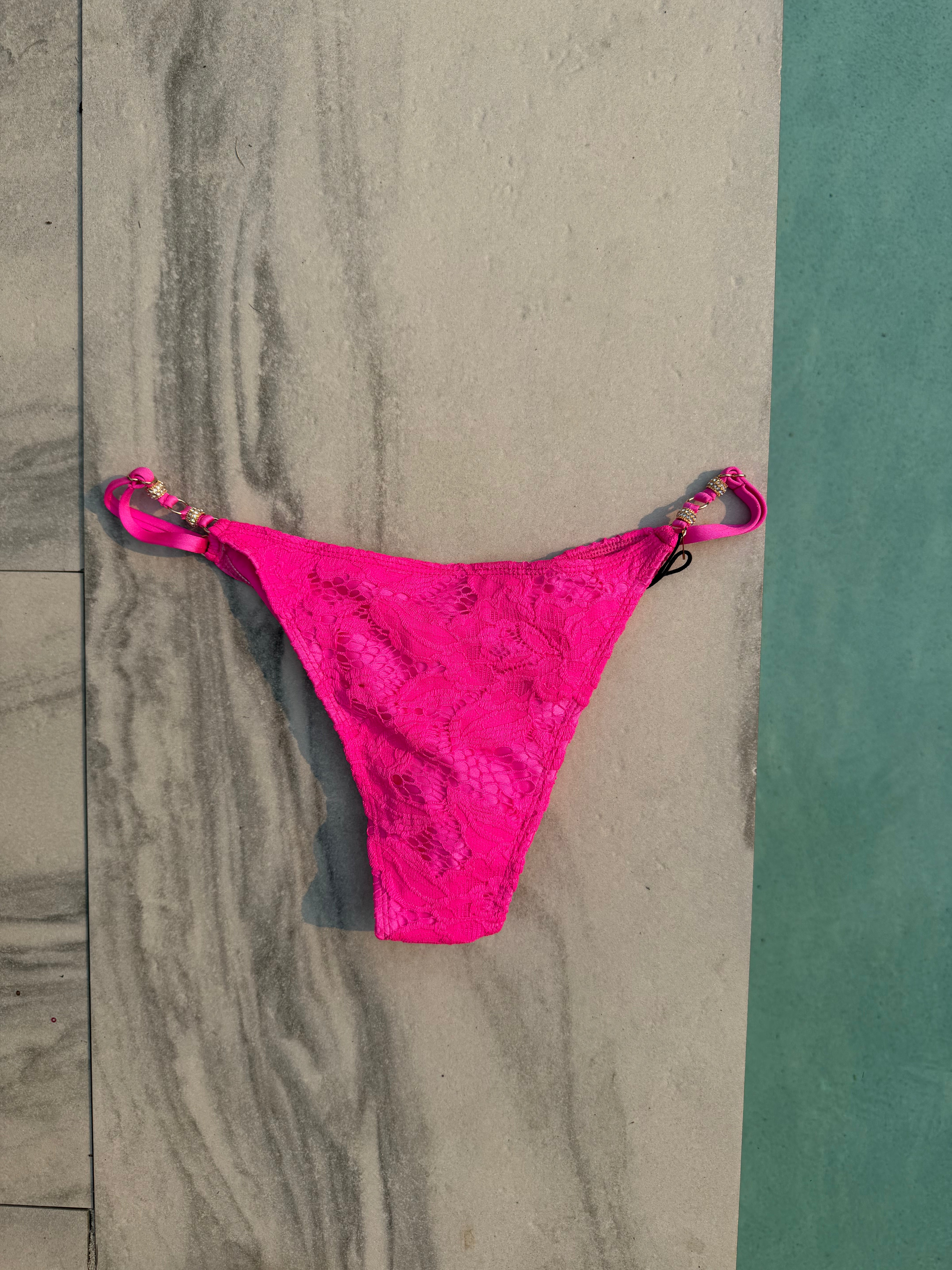 Sample Sale 044 (3 Piece Set- 1 Top & 2 Bottoms)