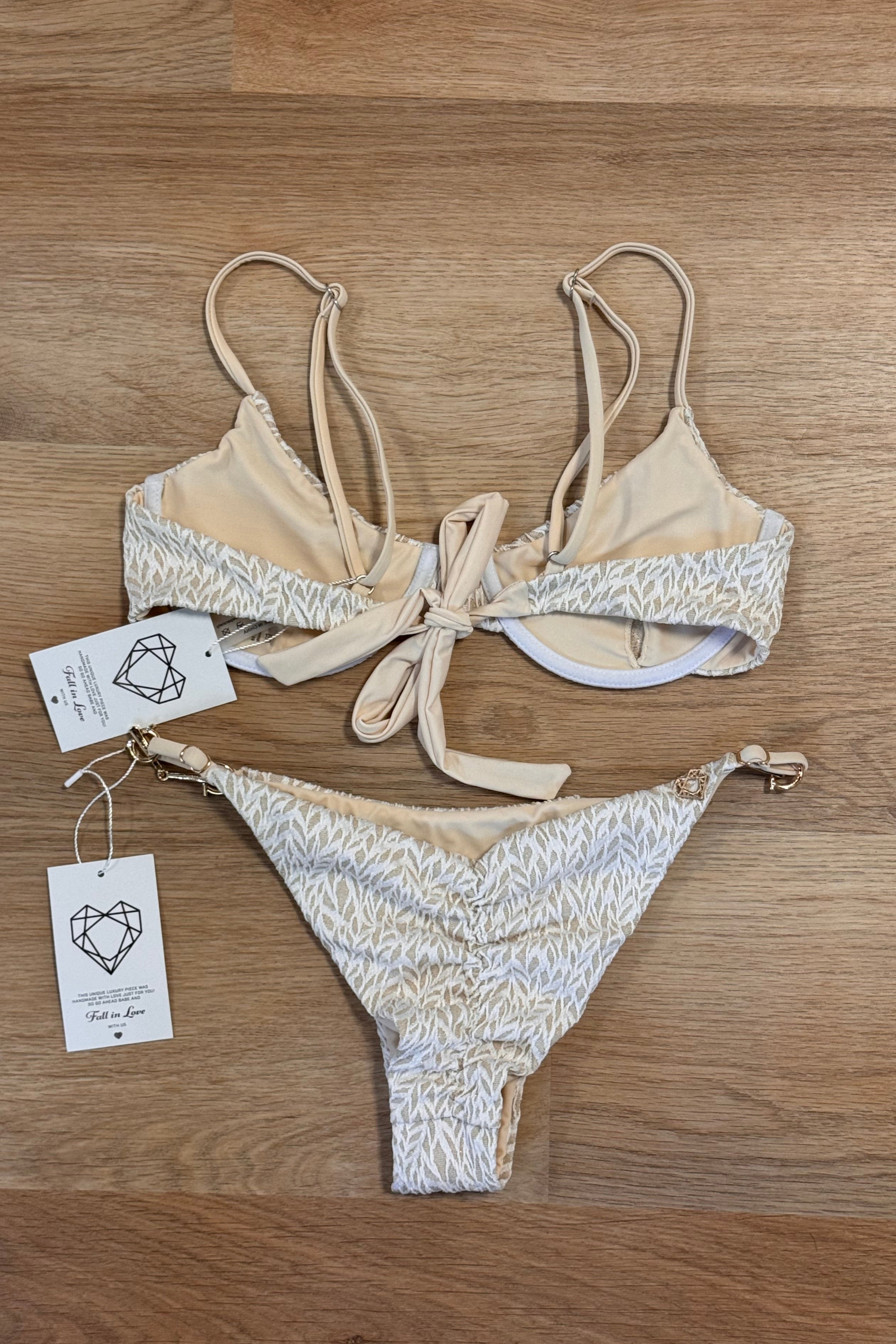 SAMPLE SALE 242