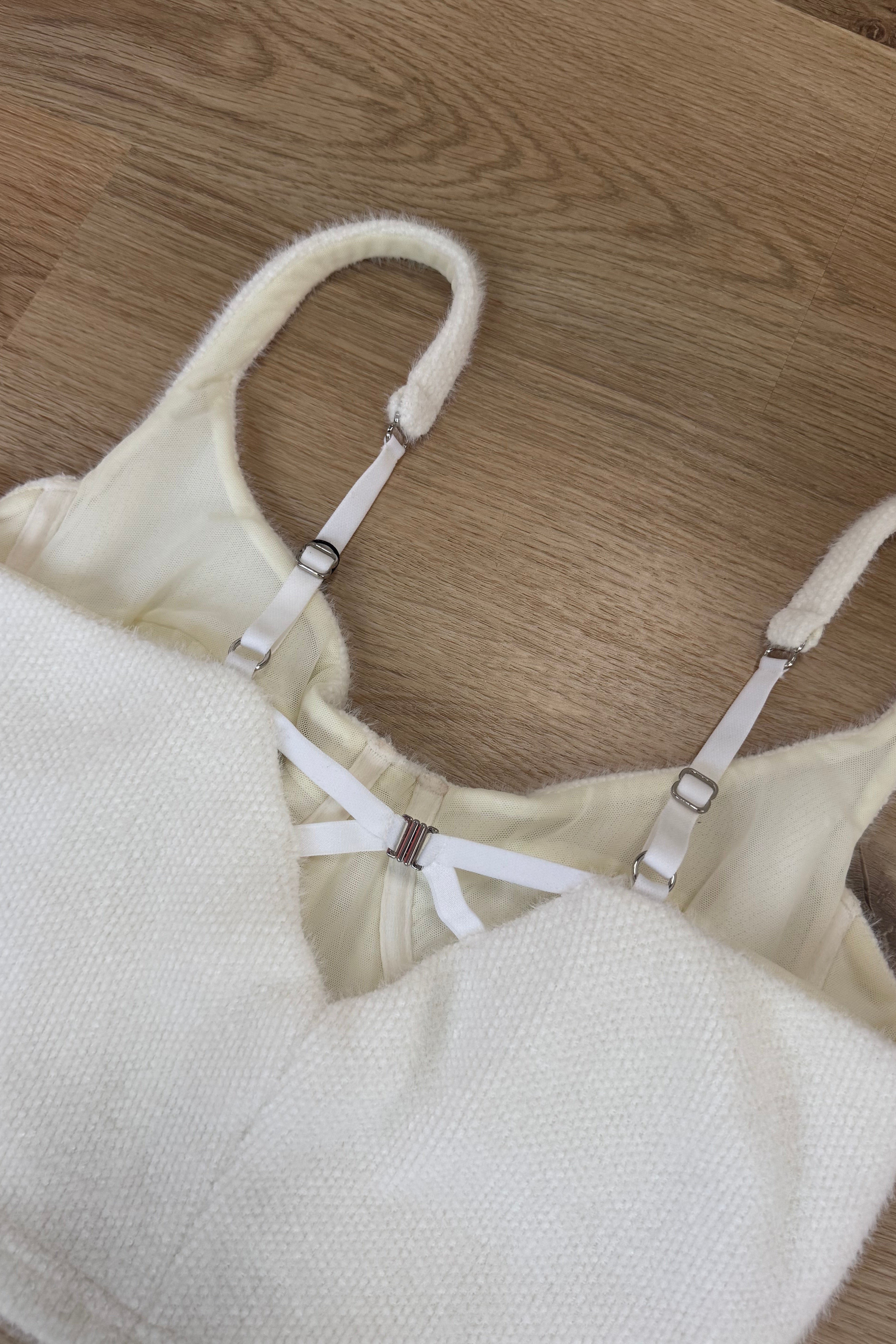 SAMPLE SALE 272