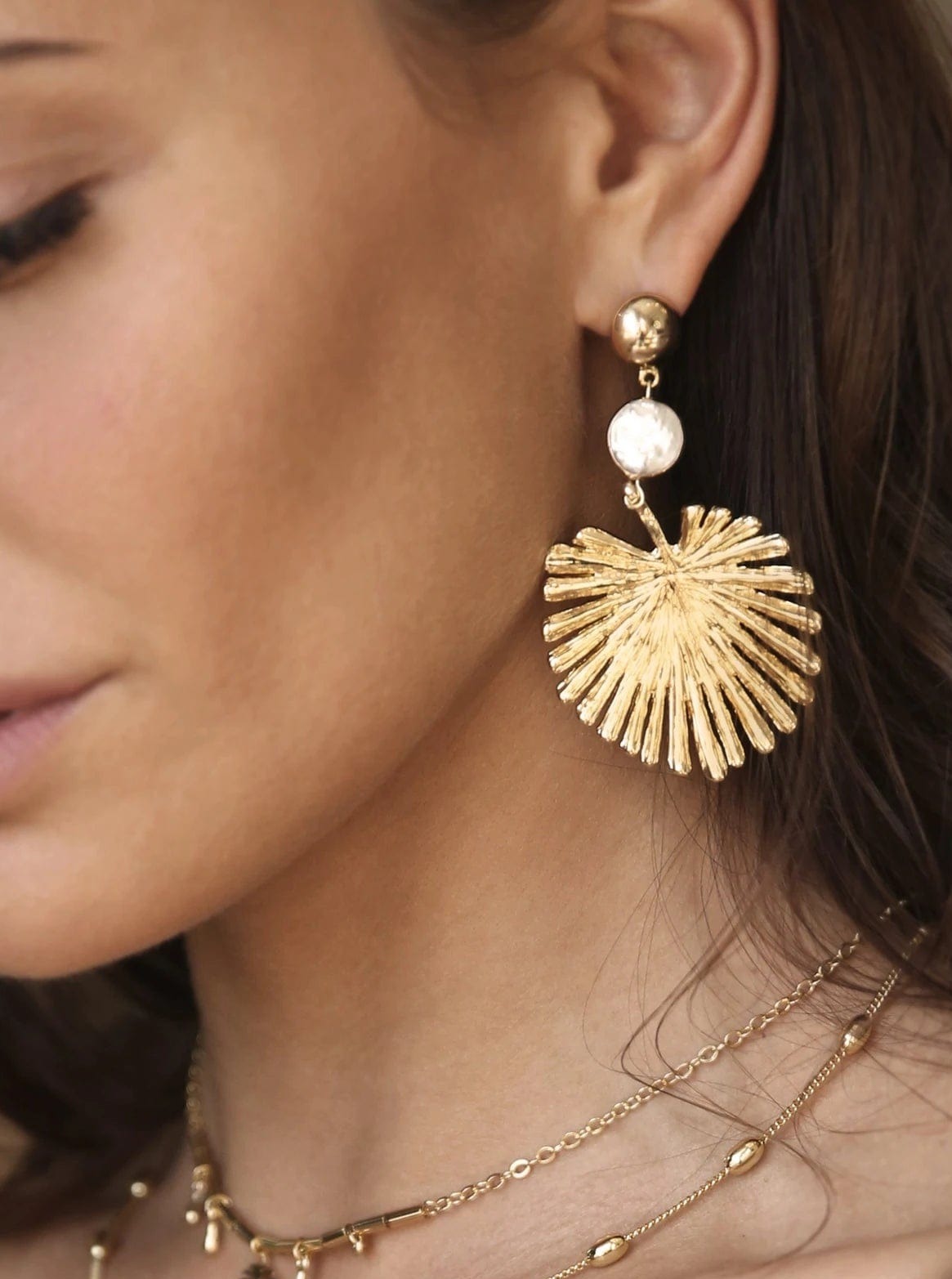 ettika earrings 18k Palm Leaf with Pearl in Gold // EARRINGS