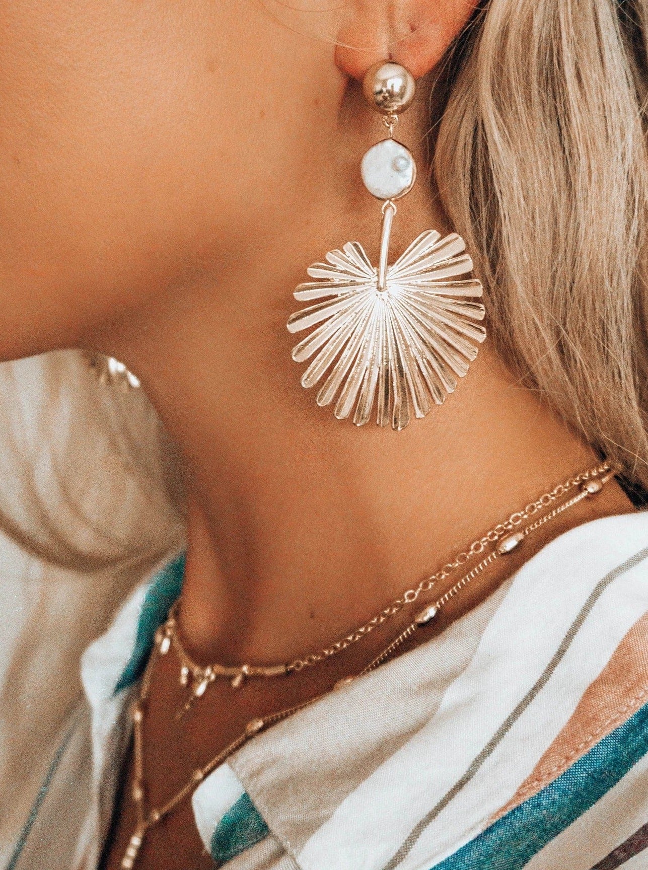 ettika earrings 18k Palm Leaf with Pearl in Gold // EARRINGS